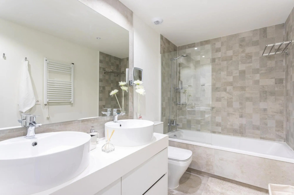 Blue Infinity Luxury Apartment by GHR Rentals