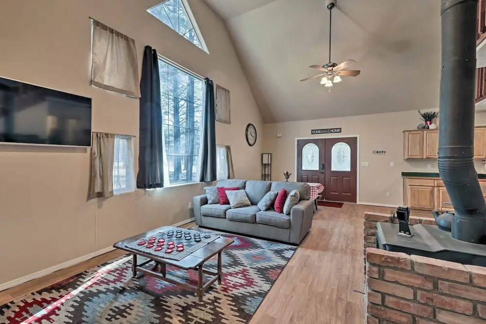 Family-friendly Forested Home w/ Snow Play Area!