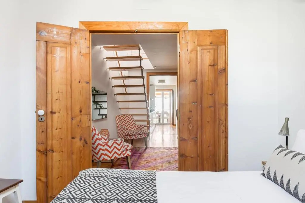 Breathtaking River-City View Two Private Terraces 3 Bedrooms and 3 Bathrooms 17th Century Building Central Bica Chiado District