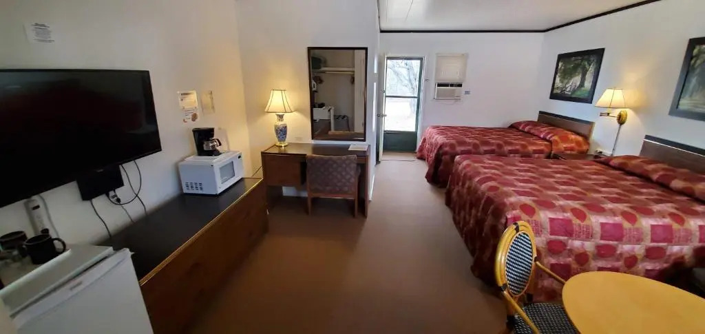 Pinewood Inn