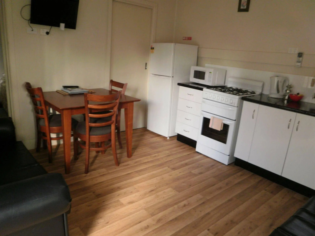 Kickback Cottages