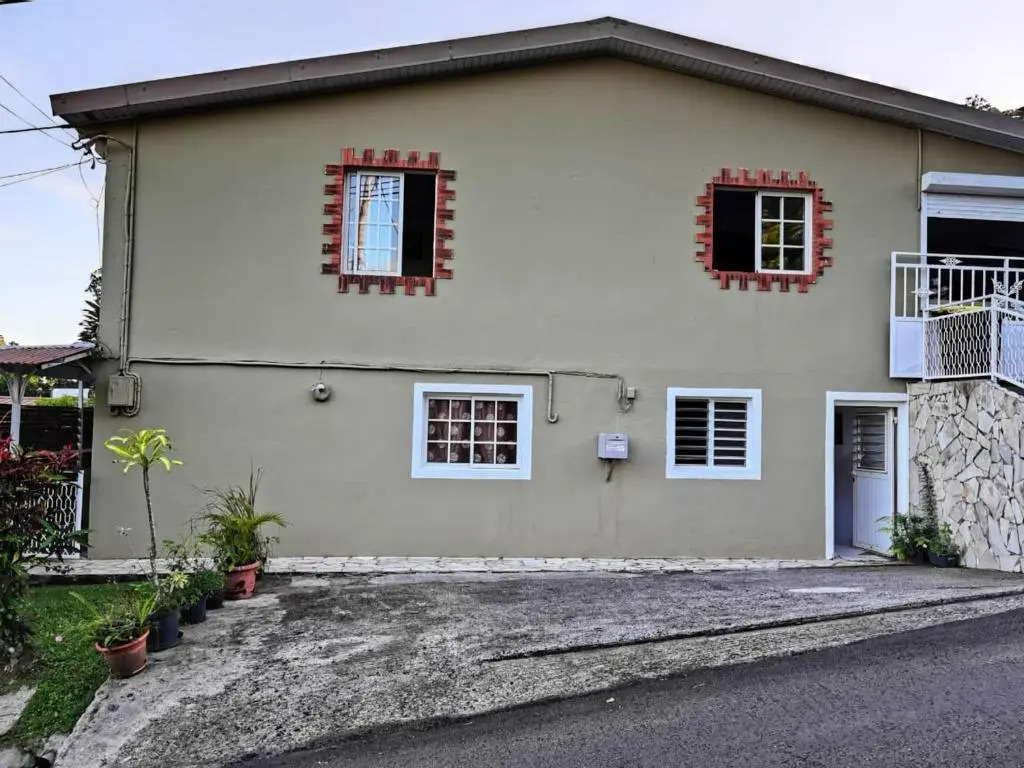 Appartement de 2 chambres avec jardin clos et wifi a Le Lamentin a 7 km de la plage