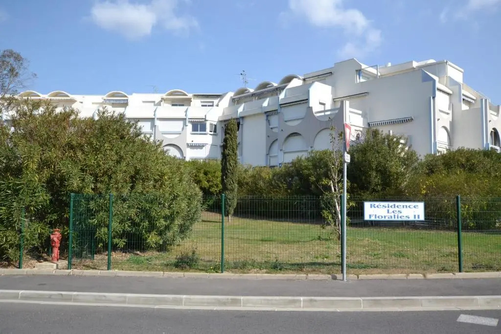 T2 Cabine avec garage 6 couchages proche plage avec 2 piscines