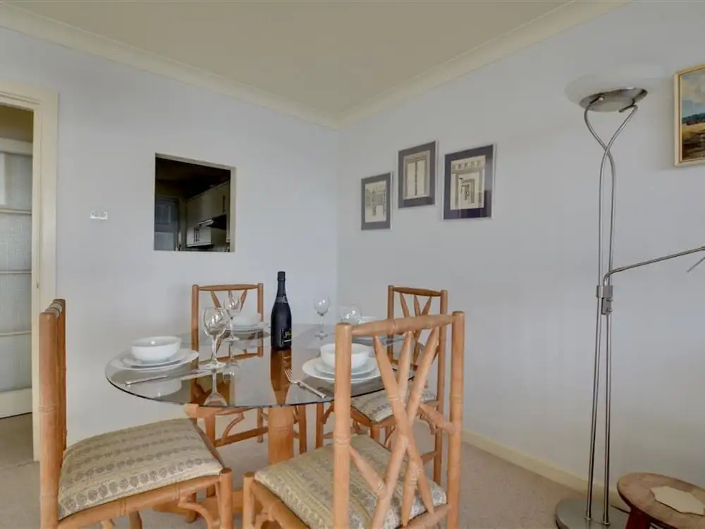 Beautiful Apartment With sea View and Balcony, Near Shops and Pubs