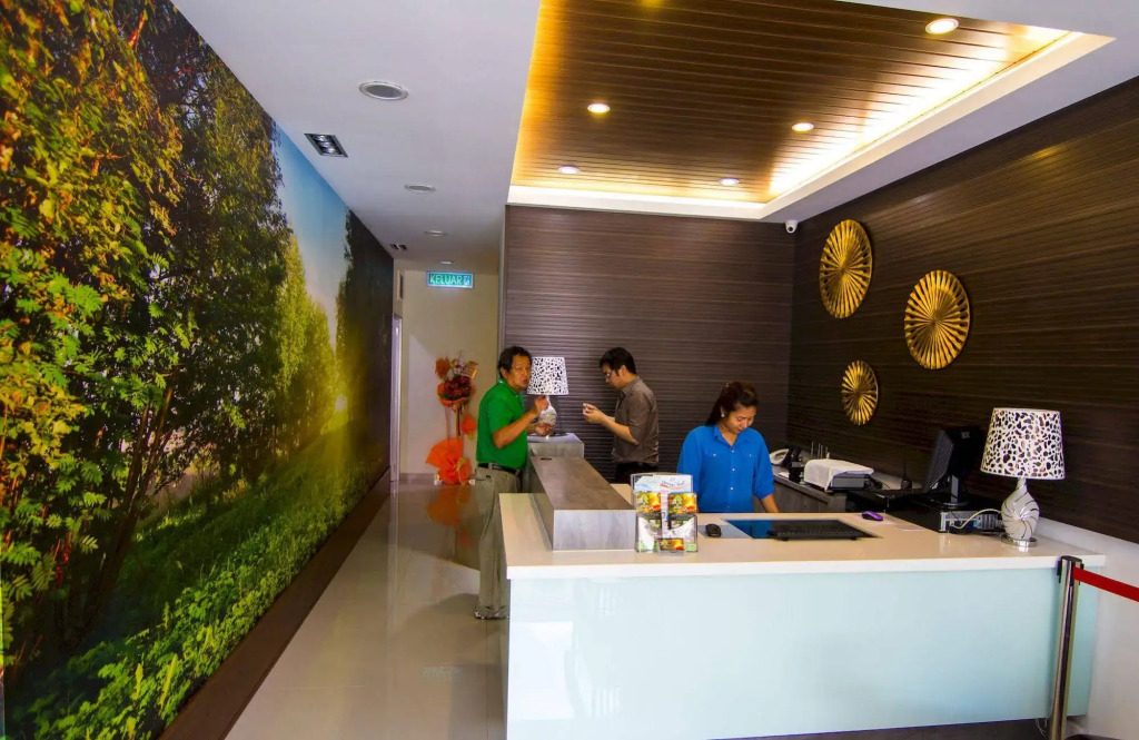 Rain Forest Hotel