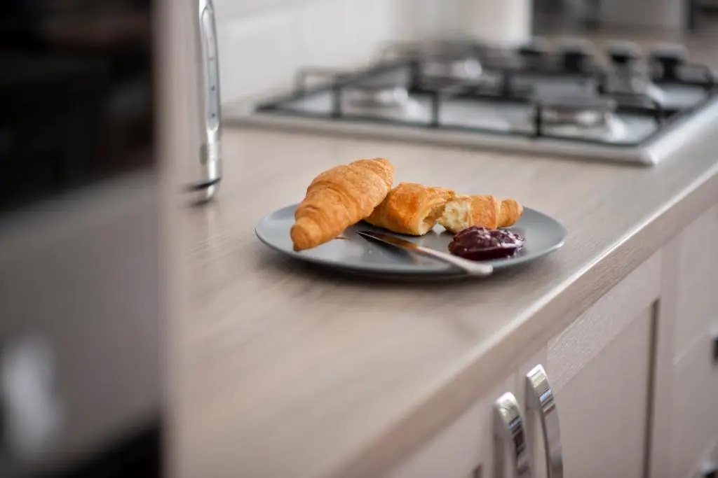 Oliverball Serviced Apartments - Harold House - Modern open plan 4 bedroom, 3 bathroom house in Portsmouth