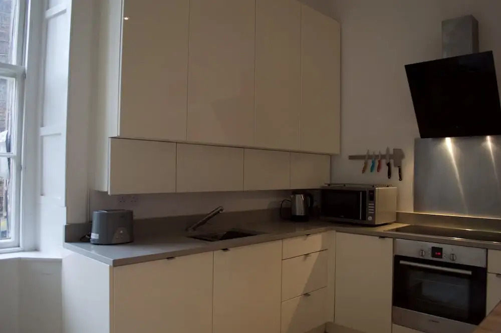 Spacious 2 Bedroom Apartment by the Meadows