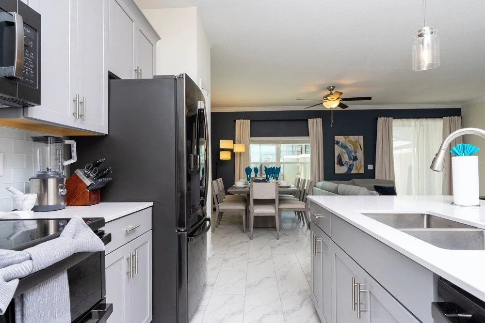 Luxurious Family-friendly 5 Bd 12 Guests w Screened Pool Close to Disney