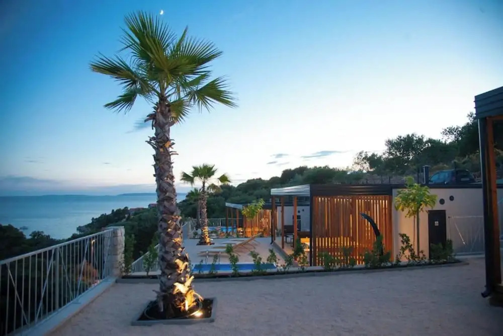 Spacious Apartment in Novalja near Sea