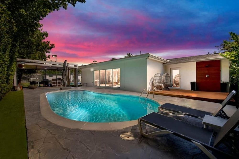 Casa Oasis by Glam Homes