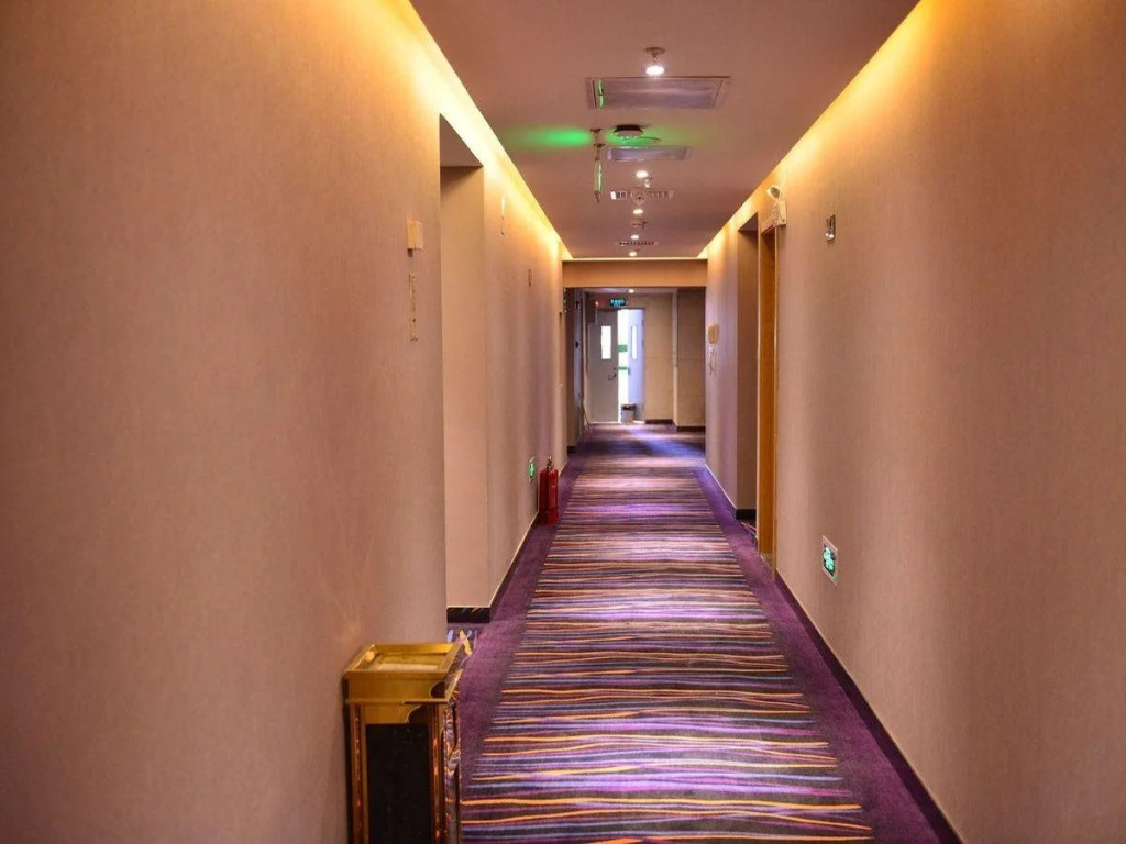 Super 8 Beijing Chaoyang Park Dongfeng South Road Hotel