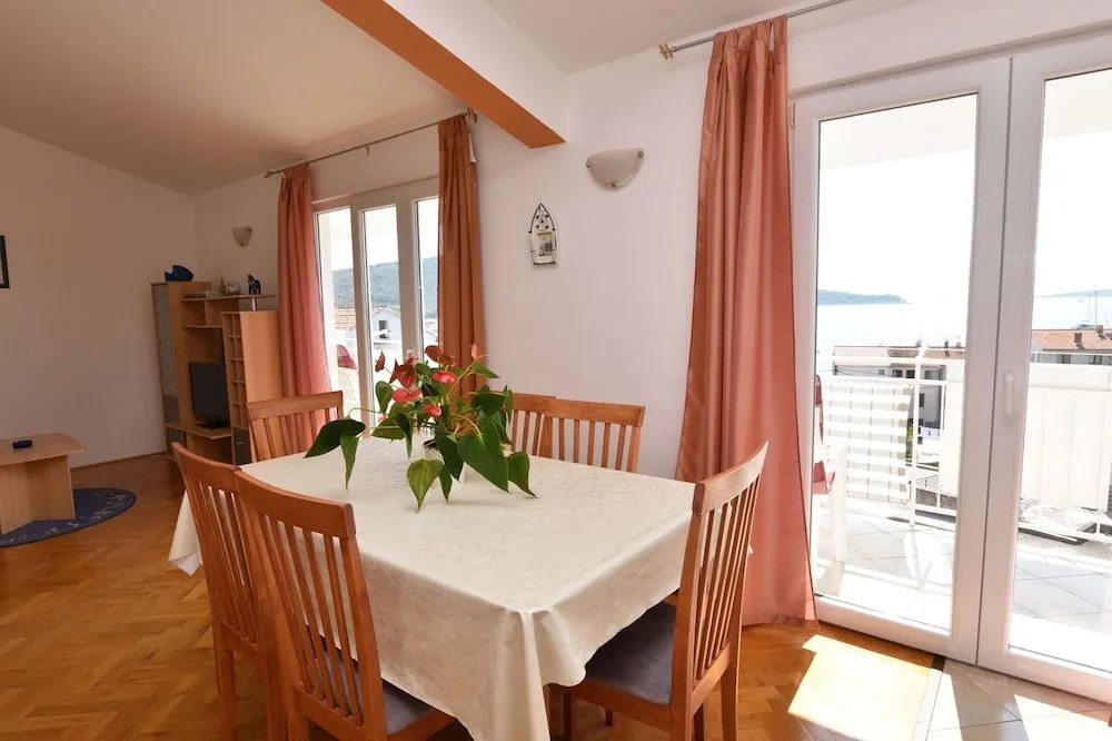 Apartments Ljubo