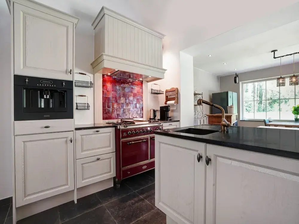 Renovated Farm With Heated Pool