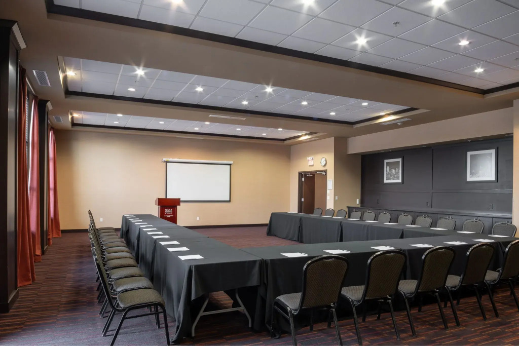 Four Points by Sheraton Edmonton International Airport
