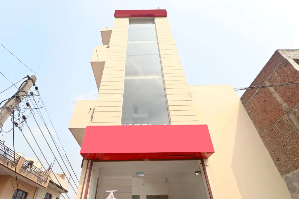 OYO 22097 Hotel Jd