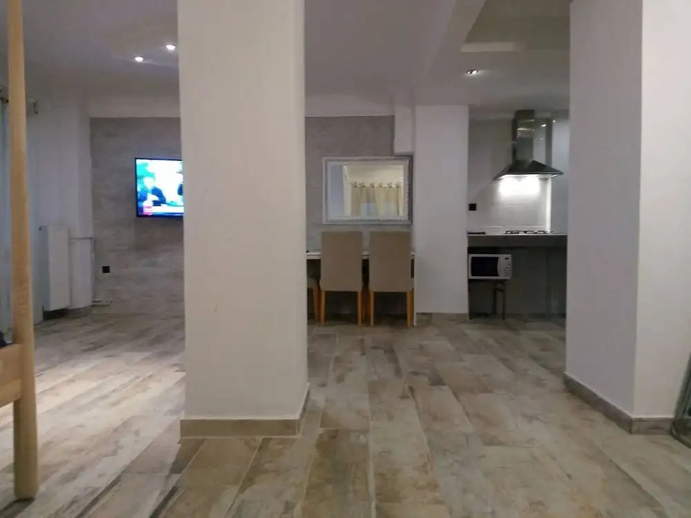 Downtown Apartment With Private Yard YR1