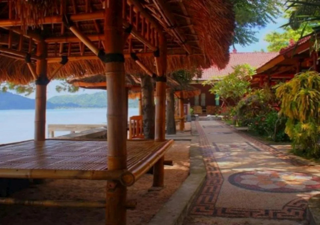 The Place Bungalow & Restaurant Sekotong