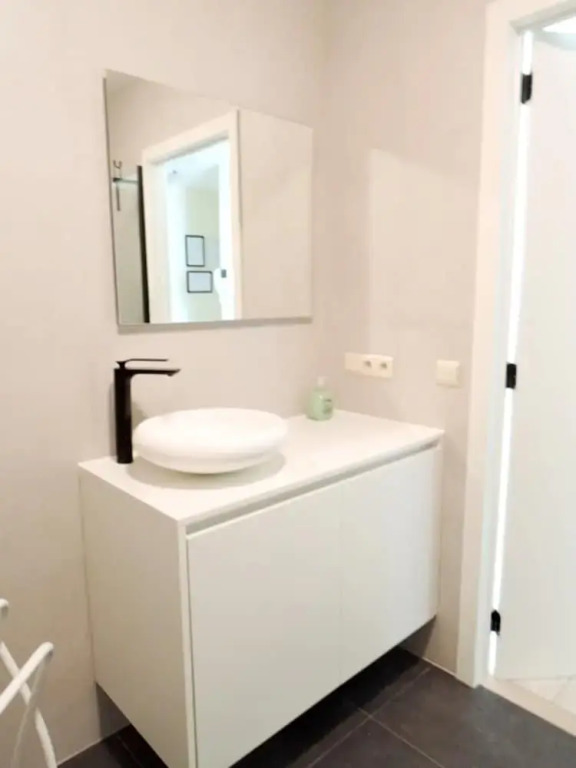Apartment Near Epernayplein, Family-friendly Stay