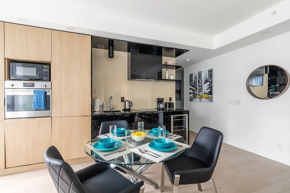 Spectacular Exec 2BR Financial District