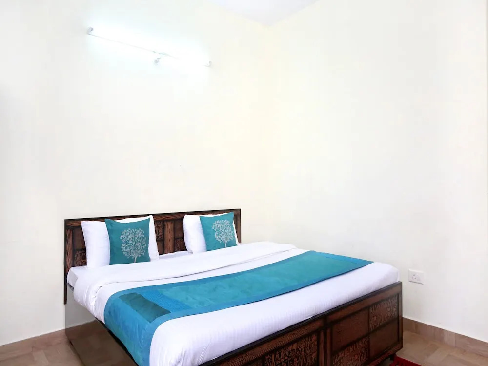 OYO 11863 Home Valley View 2RK