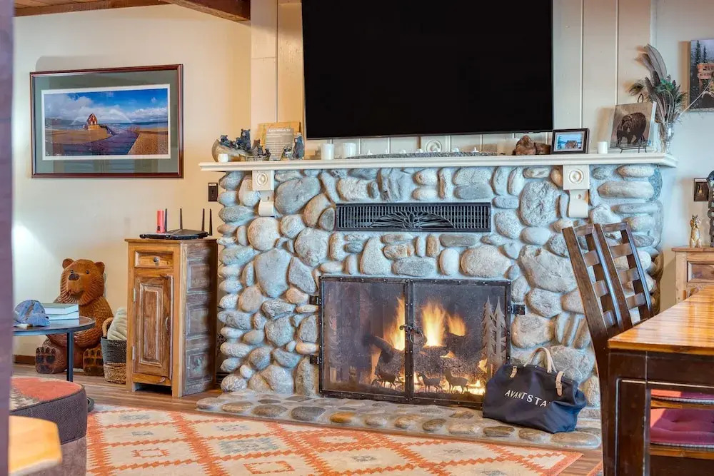 Lakefront Haven by Avantstay Minutes to Ski Resorts Private Dock Boat