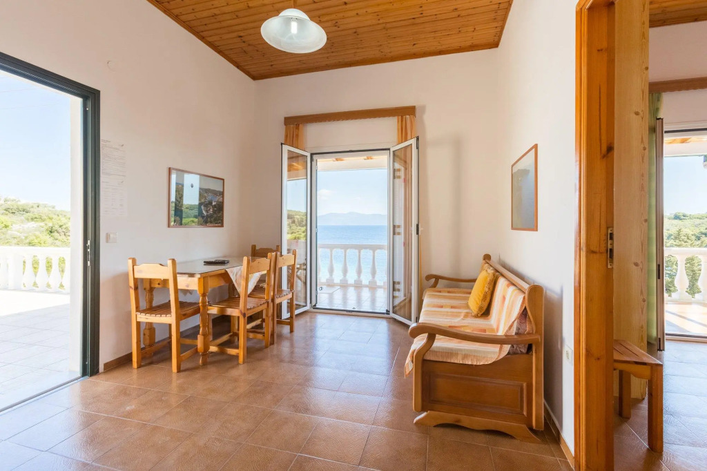 Dolphin Villa 3 Swimming Pool Walk to Beach Sea Views A C Wifi - 558