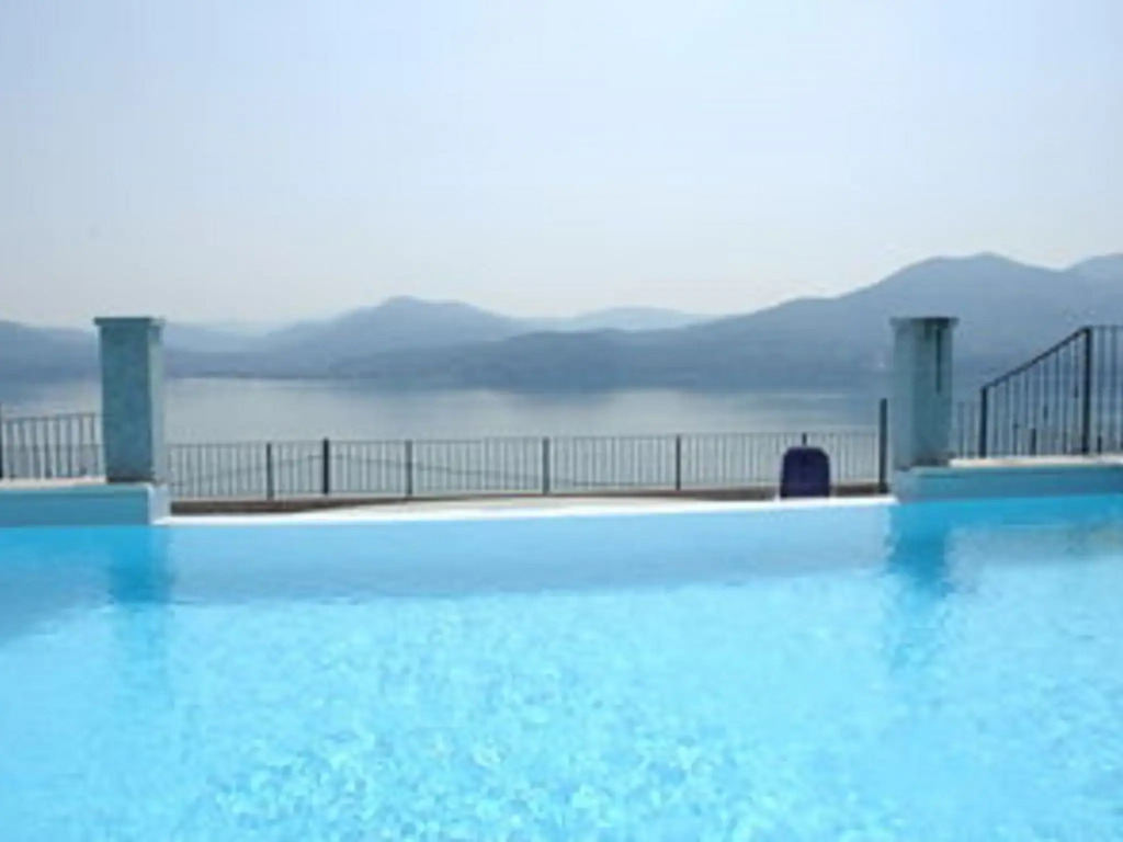 Lakeview apartment in Oggebbio with swimming pool