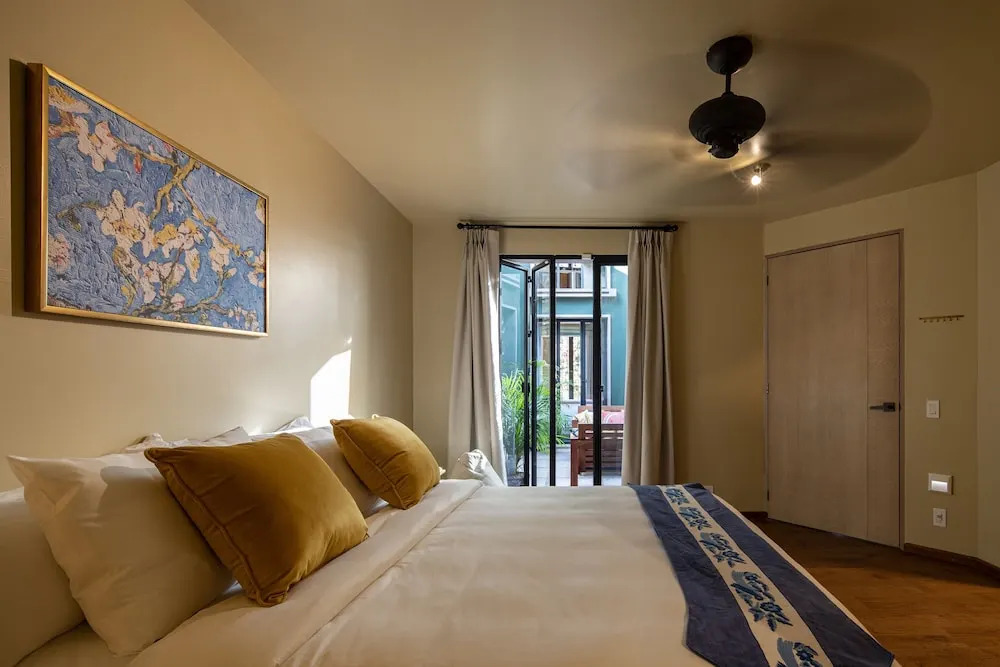 PANORAMA DE LA PARROQUIA Amazing Sunsets! Triplex 4BR Centro Home with Rooftop Parroquia Views