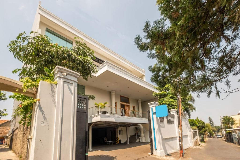 Urbanview Darmo Residence Bandung