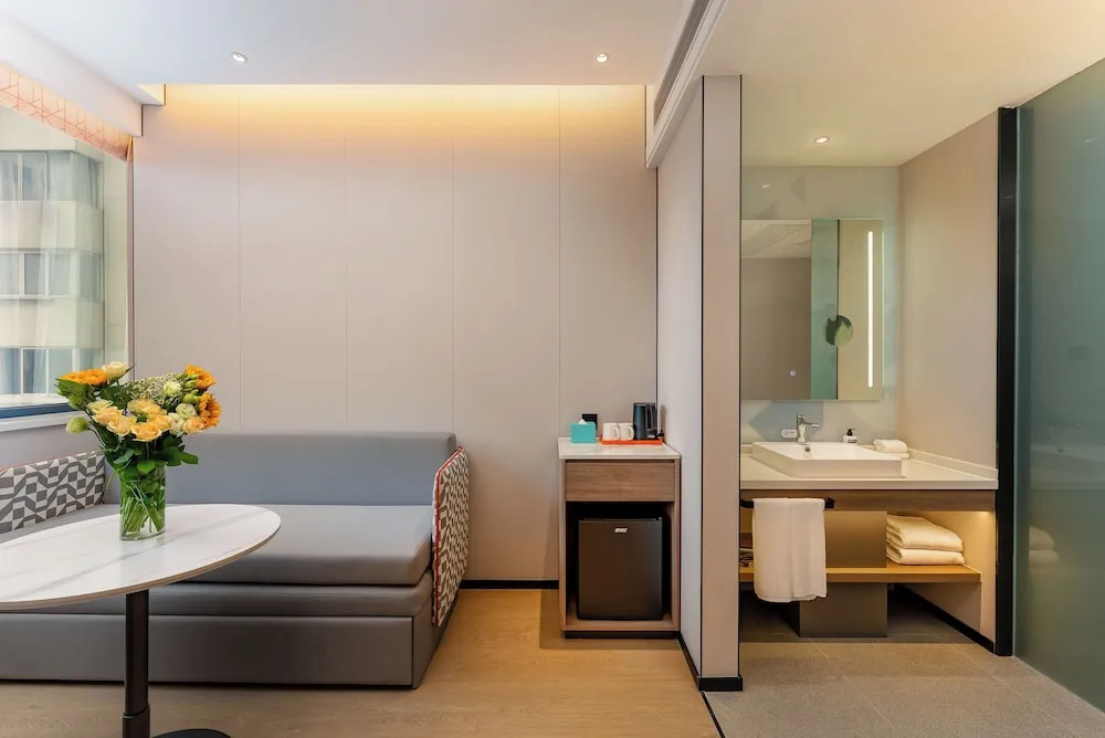 Holiday Inn Express Shanghai Jingan Temple by IHG