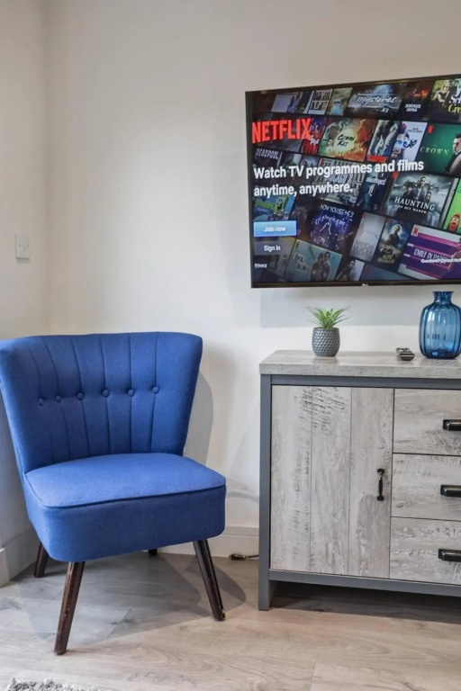 Renovated Whole House sleeps 4-5, WiFi, Parking near Sheffield Parkway