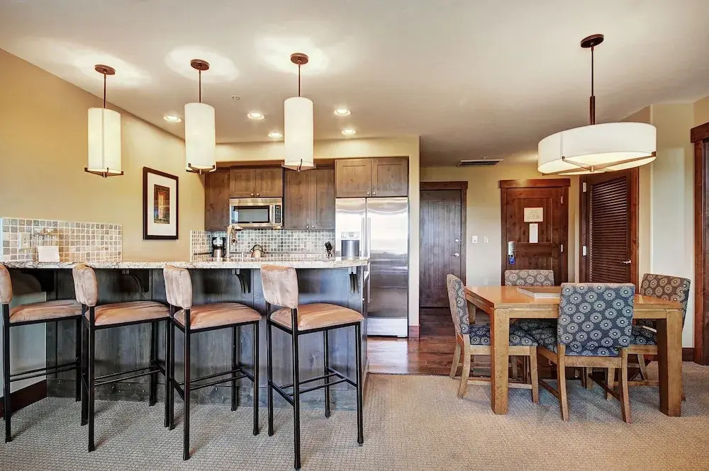 Slopeside  At Base Of Peak 8, Sleeps 6! 1 Bedroom Condo by RedAwning