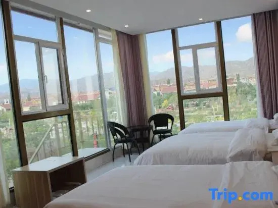 Qicai Danxia Wenzheng Holiday Hotel