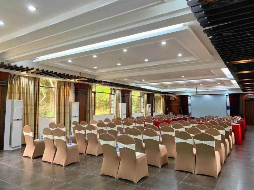 Xinxing Tianlushan Health Resort Hotel