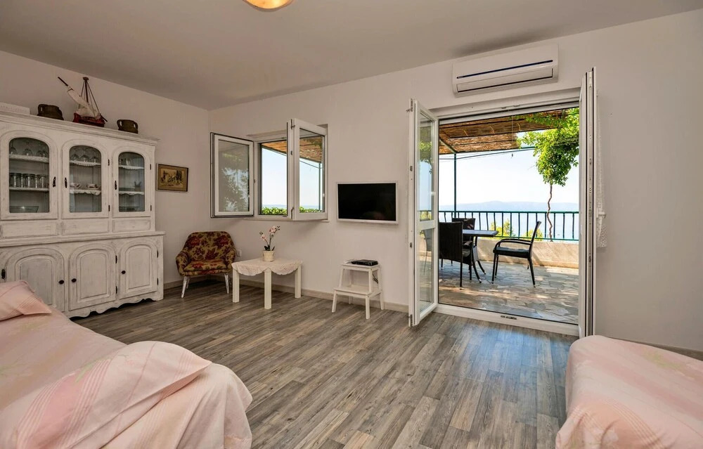 Nice Home in Podgora With Wifi and 2 Bedrooms