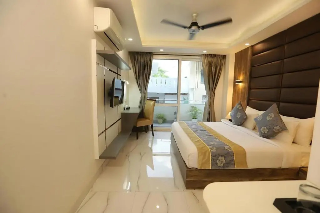 Hotel Keshav Residency - Medicity Gurugram, near Medanta Hospital, Pure Vegetarian