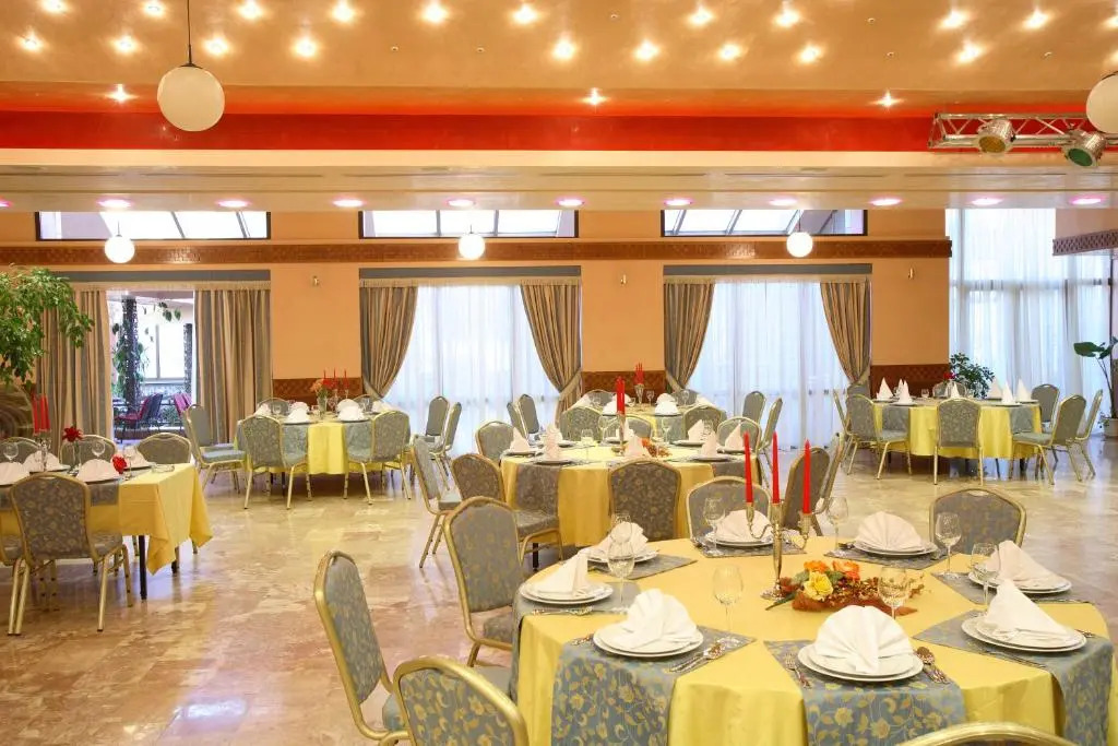 Hotel Dinara