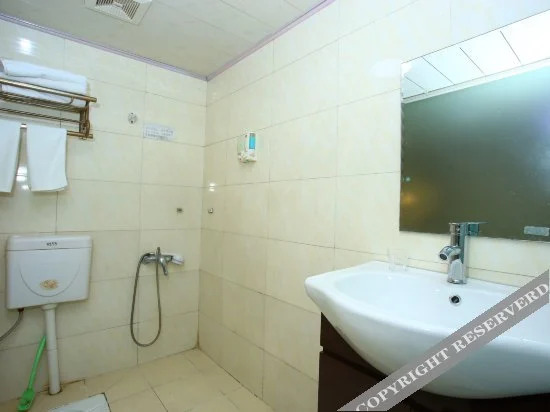 Junyi Chain Hotel (Yongfeng Subway Station)