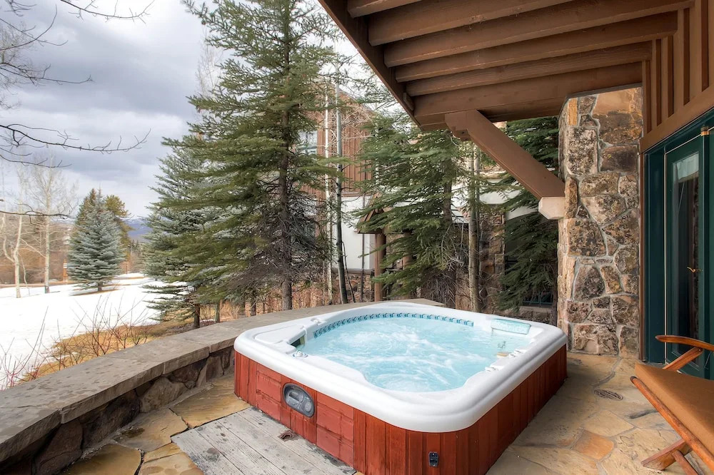 Villa Montane by East West Hospitality