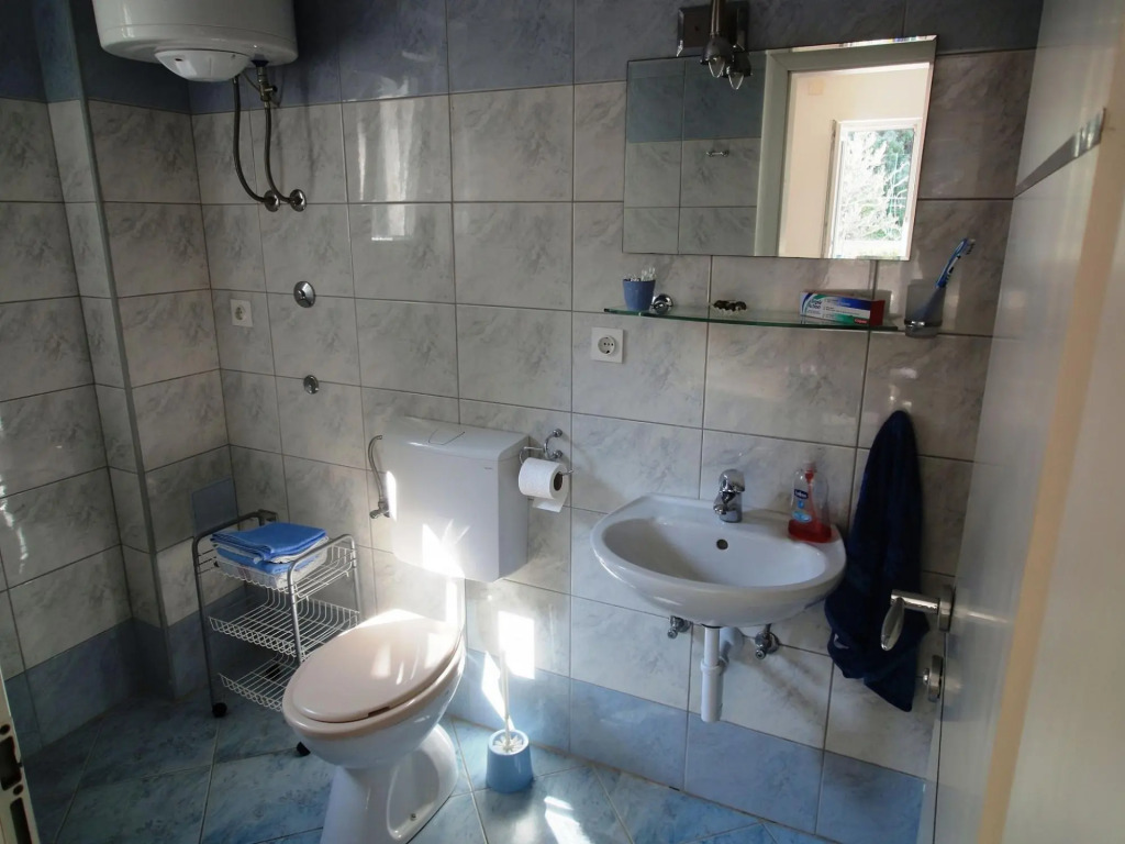 Elizabet - great location & close to the beach - A2(2+2)