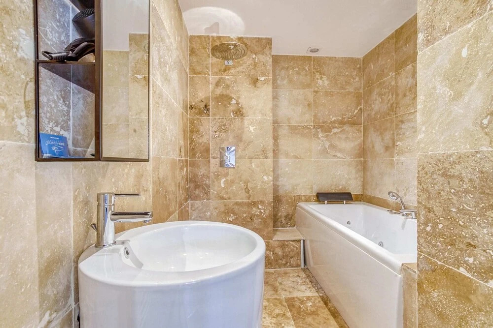 NEW - Modern 2BR Loft-style Apt - Croix-paquet