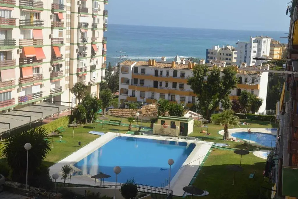 Vive Benalmádena Apartamento las Naciones, 200 Metros a la Playa