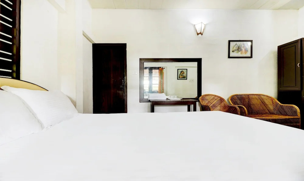 Shirleys Beach Hotel