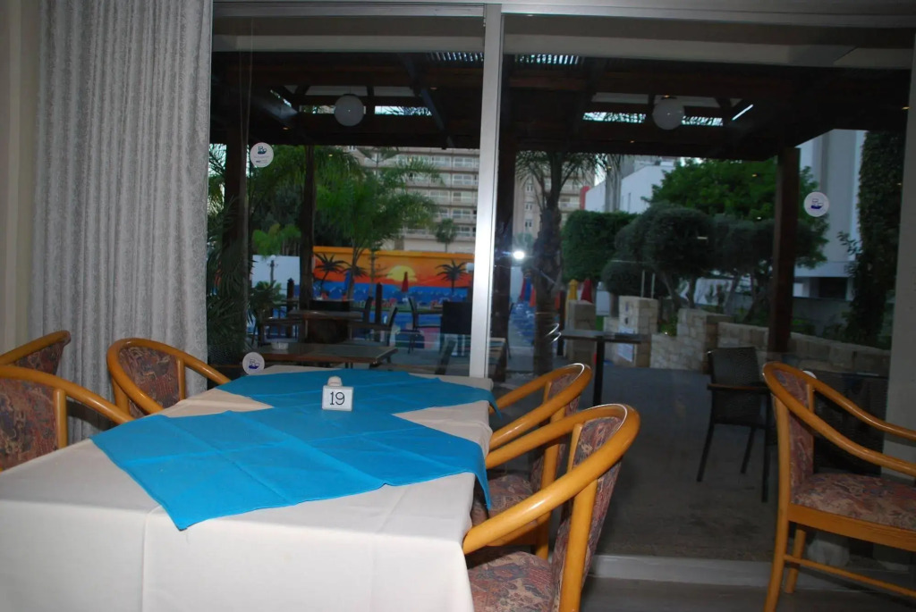 The Caravel Hotel