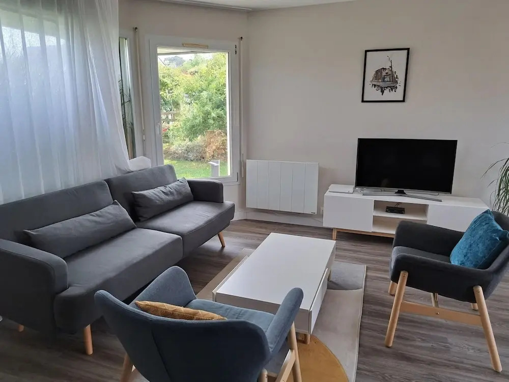 Holiday Home in Plouarzel near Sandy Beaches