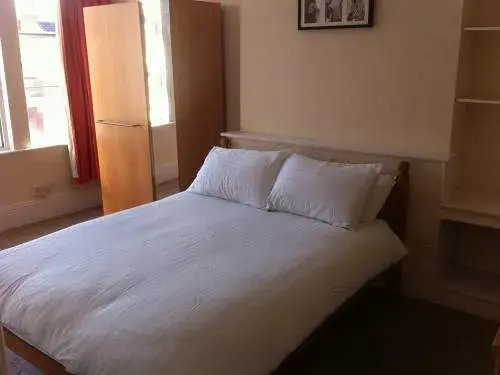 Lodge NW2