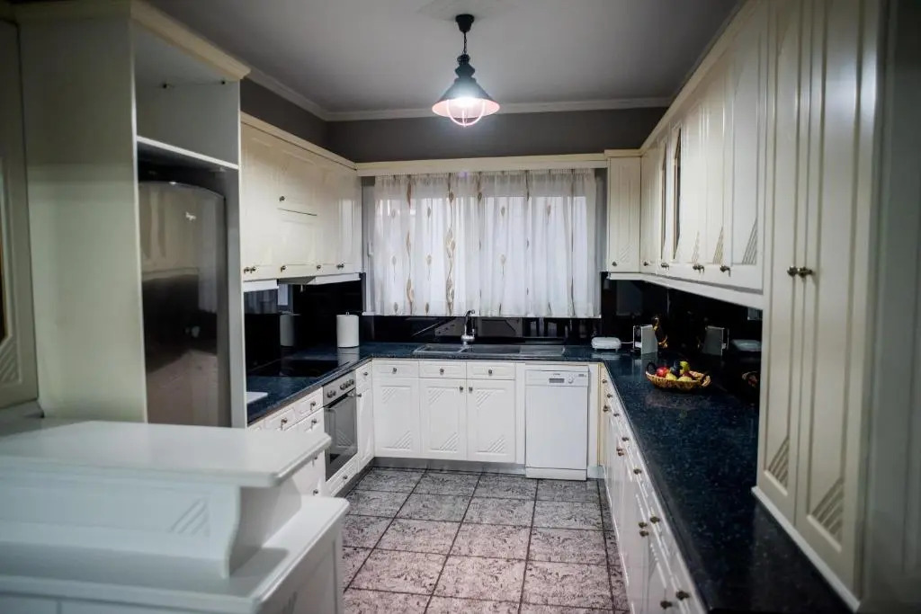 Preveza Mythos Suite we speak, English, Deutsch and Italian