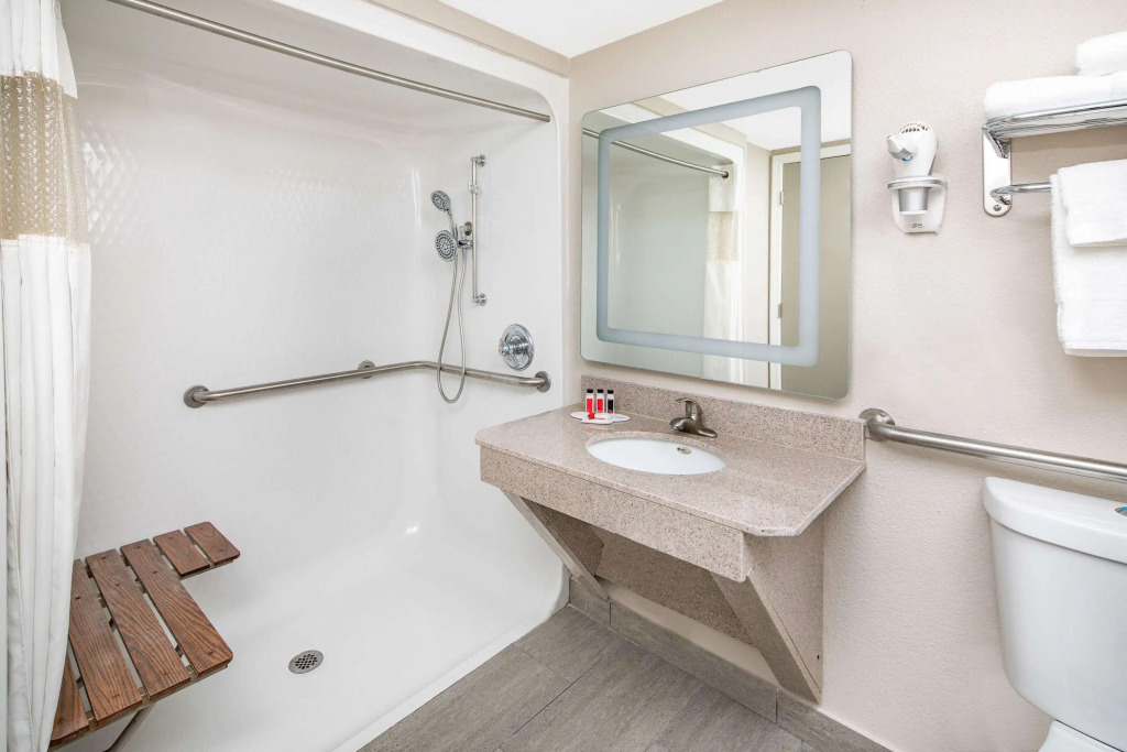 Ramada by Wyndham Alpharetta Atlanta North