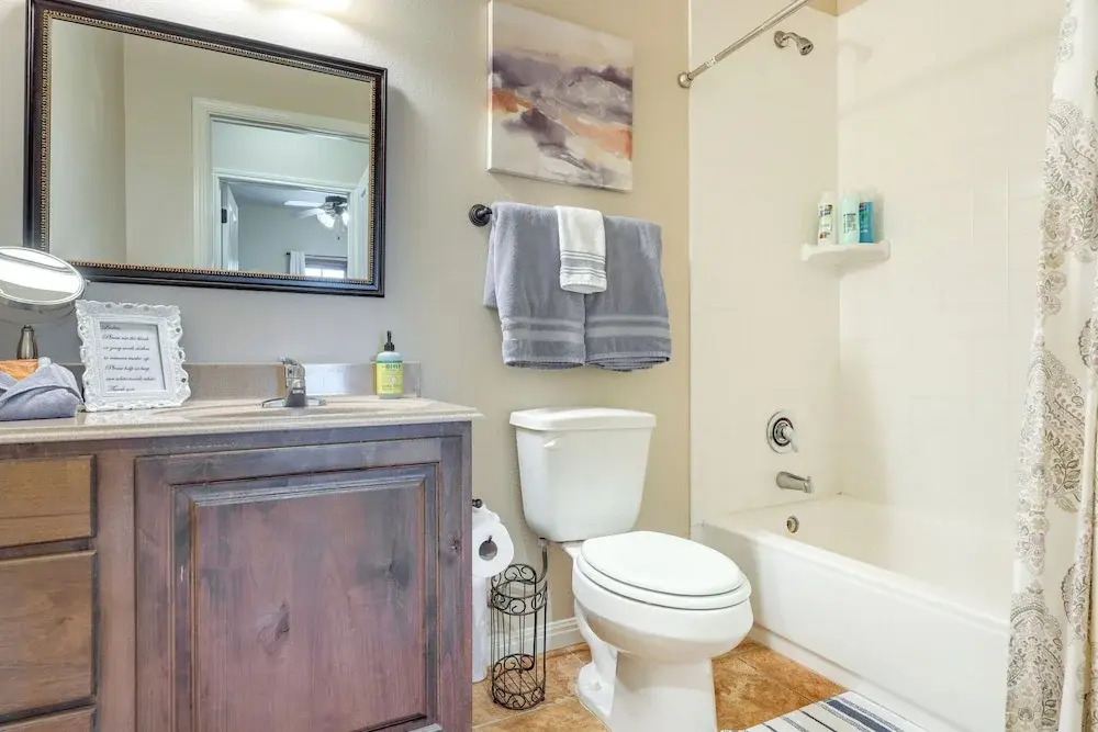Cozy New Braunfels Condo w/ Community Pool & Grill