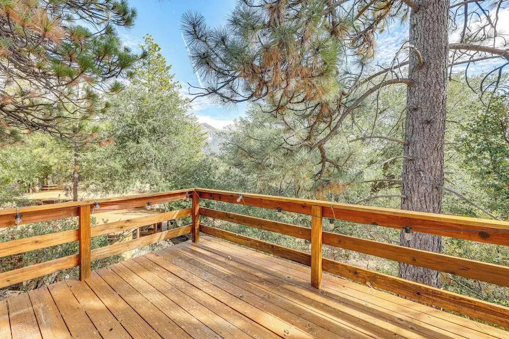 Idyllwild Cabin w/ Deck & Tahquitz Peak Views
